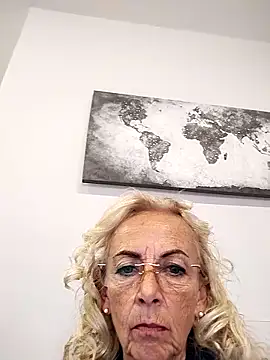 Snapshot of clarabell4 chatting on September 19, 8:16 am clarabell4 online show from September 19, 8:16 am