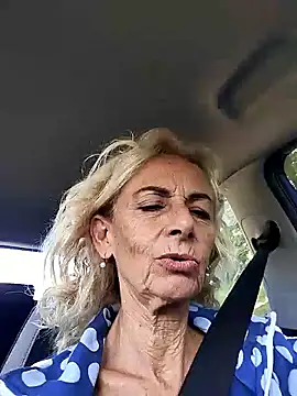 Snapshot of clarabell4 chatting on September 27, 7:24 am clarabell4 online show from September 27, 7:24 am