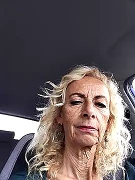 Snapshot of clarabell4 chatting on September 30, 6:51 am clarabell4 online show from September 30, 6:51 am