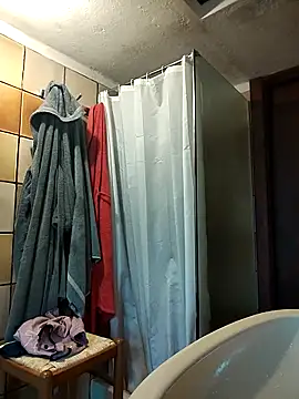 Snapshot of clarabell4 chatting on October 14, 6:03 am clarabell4 online show from October 14, 6:03 am