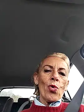 Snapshot of clarabell4 chatting on December 4, 7:50 am clarabell4 online show from December 4, 7:50 am