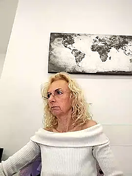 clarabell4 online show from February 26, 12:15 pm