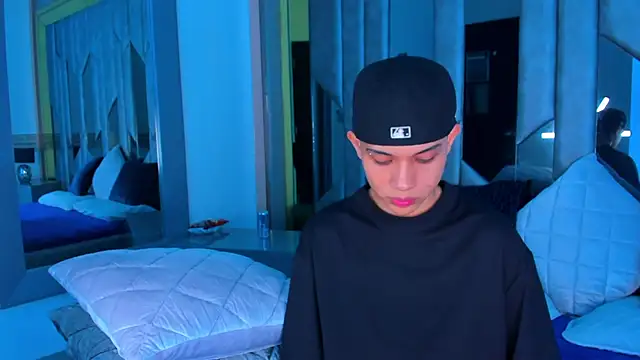 Sebax Young online show from September 16, 4:02 am