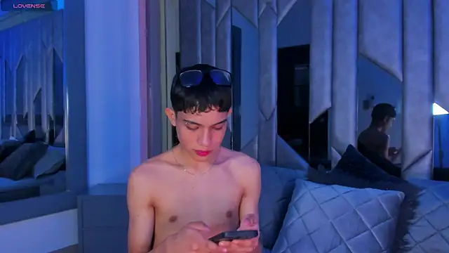 Snapshot of Sebax_Young chatting on July 10, 8:33 pm Sebax Young online show from July 10, 8:33 pm