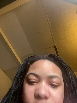 nuttybutter999999 online show from March 4, 10:16 pm