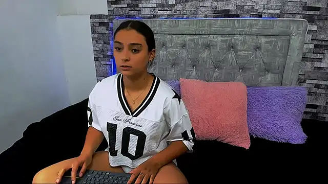 Snapshot of nicolexxaleja chatting on October 16, 8:10 pm nicolexxaleja online show from October 16, 8:10 pm