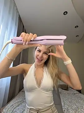 YungTessa online show from June 19, 2:32 pm