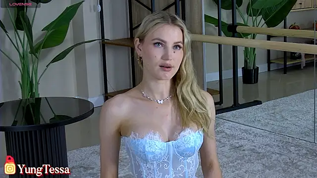 YungTessa online show from July 30, 6:29 pm