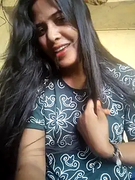 Snapshot of cute_radhikaa chatting on May 10, 12:10 pm cute radhikaa online show from May 10, 12:10 pm