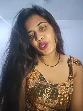 Snapshot of cute_radhikaa chatting on June 10, 8:57 am cute radhikaa online show from June 10, 8:57 am