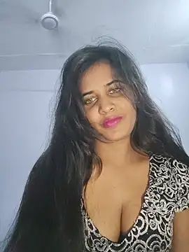 Snapshot of cute_radhikaa chatting on June 14, 7:54 am cute radhikaa online show from June 14, 7:54 am