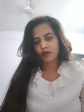 Snapshot of cute_radhikaa chatting on June 26, 5:12 am cute radhikaa online show from June 26, 5:12 am