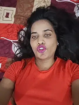 Snapshot of cute_radhikaa chatting on July 13, 6:33 pm cute radhikaa online show from July 13, 6:33 pm