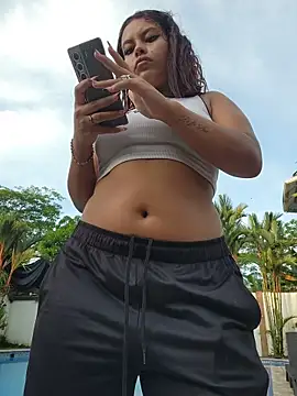 Snapshot of Yessica_Lopezz chatting on May 14, 11:17 am Yessica Lopezz online show from May 14, 11:17 am