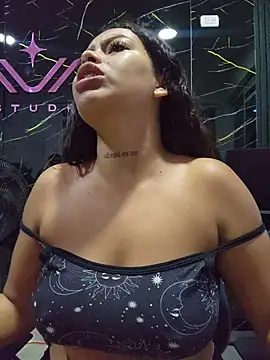 Snapshot of Yessica_Lopezz chatting on June 16, 11:46 am Yessica Lopezz online show from June 16, 11:46 am