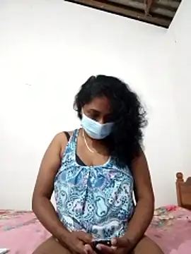 Snapshot of boosypussy chatting on December 13, 8:04 pm boosypussy online show from December 13, 8:04 pm