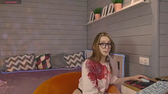 Vikki wyye online show from October 16, 6:47 am