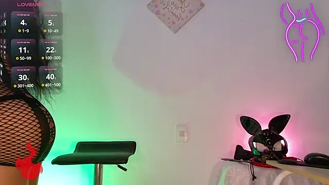 Snapshot of Barbydominant_fetish chatting on June 24, 5:23 pm Barbydominant fetish online show from June 24, 5:23 pm