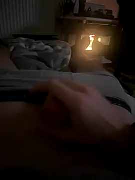 Snapshot of Djibi77 chatting on December 16, 9:20 pm Djibi77 online show from December 16, 9:20 pm