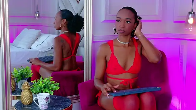 Agatha-Adams online show from December 5, 2:25 pm