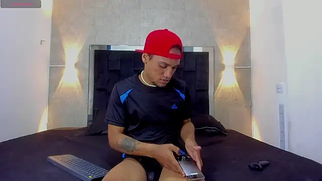 mateonick40 online show from November 4, 4:17 pm