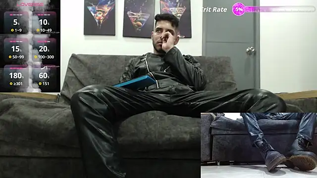 Snapshot of mackdaniels chatting on October 26, 5:46 am mackdaniels online show from October 26, 5:46 am