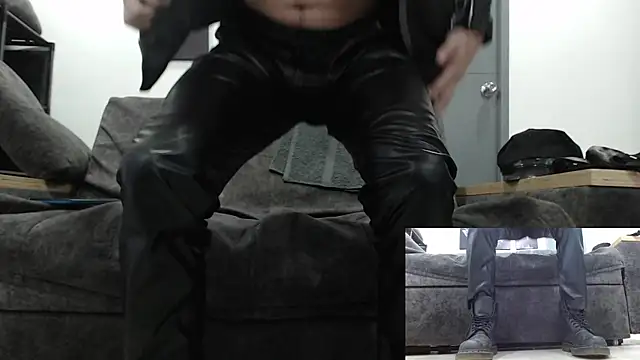 Snapshot of mackdaniels chatting on October 30, 8:31 pm mackdaniels online show from October 30, 8:31 pm