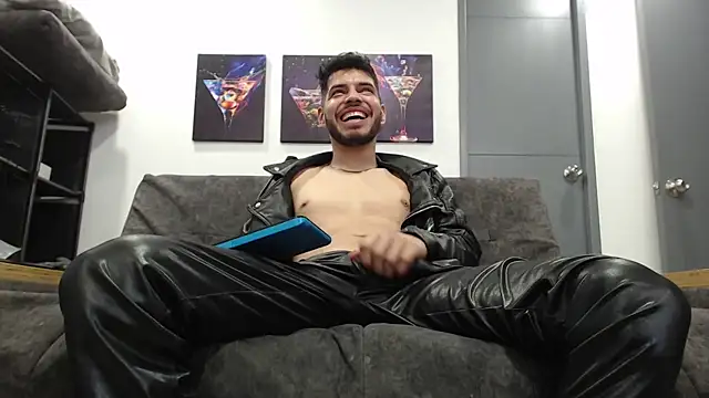 Snapshot of mackdaniels chatting on December 4, 9:45 pm mackdaniels online show from December 4, 9:45 pm