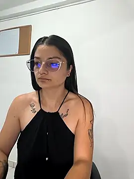 Coralinne   online show from May 4, 1:12 am