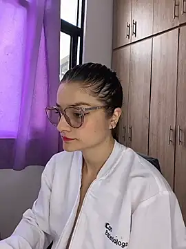 Snapshot of Coralinne__ chatting on July 4, 3:51 pm Coralinne online show from July 4, 3:51 pm