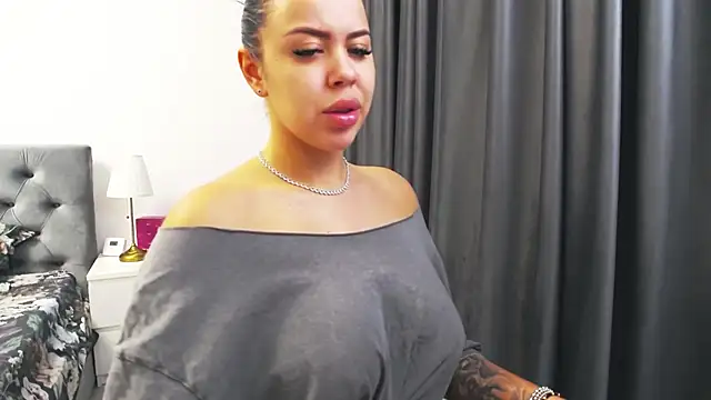 Snapshot of Casiana_ chatting on November 20, 7:24 pm Casiana online show from November 20, 7:24 pm