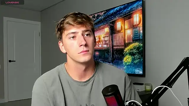 Snapshot of DaniHort chatting on September 18, 8:05 am DaniHort online show from September 18, 8:05 am