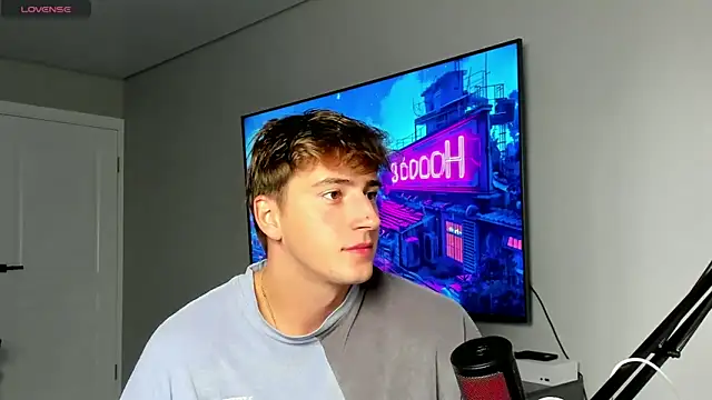 Snapshot of DaniHort chatting on September 23, 8:28 am DaniHort online show from September 23, 8:28 am