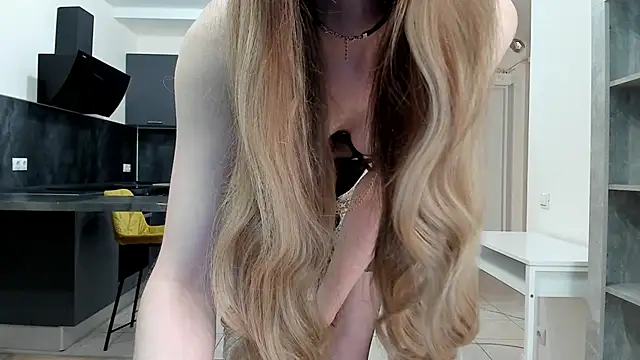 Kitty Player online show from April 25, 1:41 pm