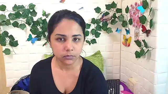 Snapshot of IndiaSexyStripper4u chatting on September 12, 5:13 pm IndiaSexyStripper4u online show from September 12, 5:13 pm