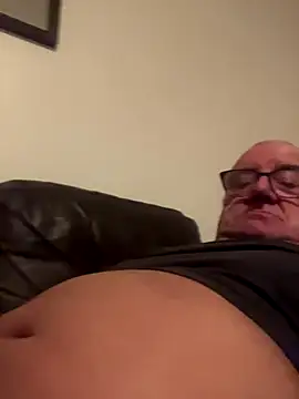 Snapshot of mke1874 chatting on December 18, 8:42 am mke1874 online show from December 18, 8:42 am