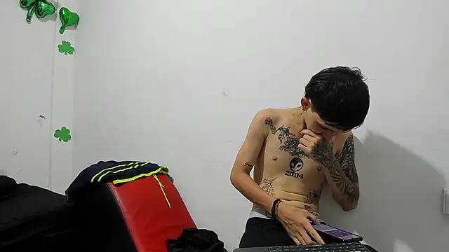 StraightBoy Nick online show from April 26, 8:06 pm