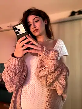 ScarletBloom  online show from October 8, 1:42 pm