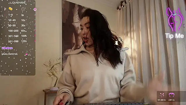 siren indira  online show from April 26, 6:49 pm
