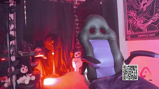 Snapshot of Katyuska_Sg1 chatting on September 29, 6:46 pm Katyuska Sg1 online show from September 29, 6:46 pm