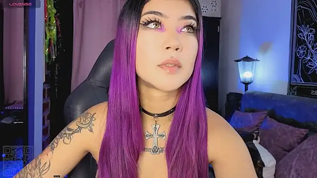 Snapshot of Katyuska_Sg1 chatting on June 24, 7:24 pm Katyuska Sg1 online show from June 24, 7:24 pm