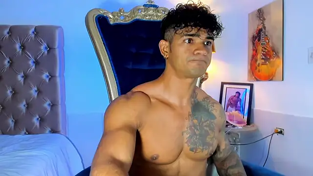 Snapshot of antonio__444 chatting on May 20, 6:25 pm antonio 444 online show from May 20, 6:25 pm