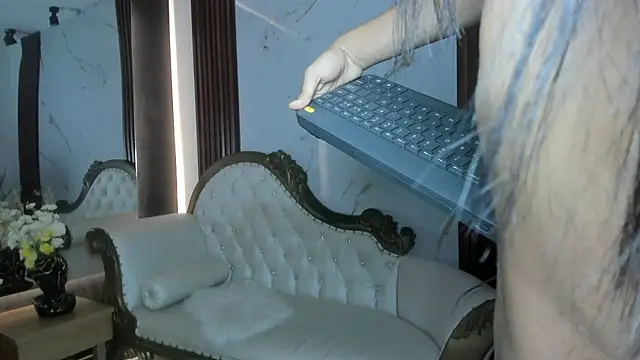 Snapshot of CoralieBronson chatting on October 10, 8:08 pm CoralieBronson online show from October 10, 8:08 pm