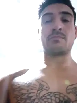 Snapshot of bigandstrong2217 chatting on October 25, 4:20 am bigandstrong2217 online show from October 25, 4:20 am