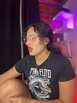 Dannaa Lovs online show from October 29, 5:47 pm