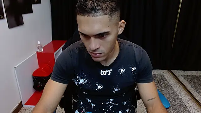 Snapshot of Derek_Storm_ chatting on November 26, 12:50 pm Derek Storm online show from November 26, 12:50 pm