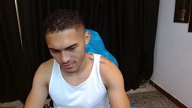 Snapshot of Derek_Storm_ chatting on November 29, 11:46 am Derek Storm online show from November 29, 11:46 am