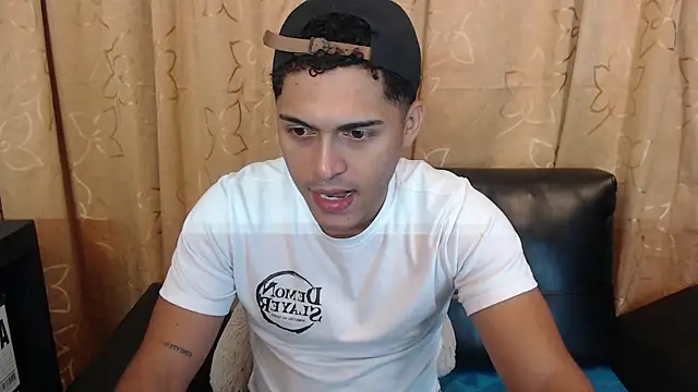 Snapshot of Derek_Storm_ chatting on April 6, 10:49 am Derek Storm online show from April 6, 10:49 am