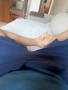 Snapshot of HighbrowThicket chatting on September 29, 3:39 pm HighbrowThicket online show from September 29, 3:39 pm