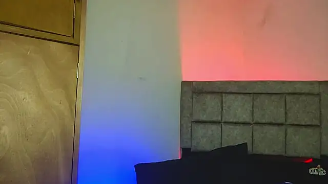 Snapshot of EmilyNoir1 chatting on September 16, 12:44 am EmilyNoir1 online show from September 16, 12:44 am